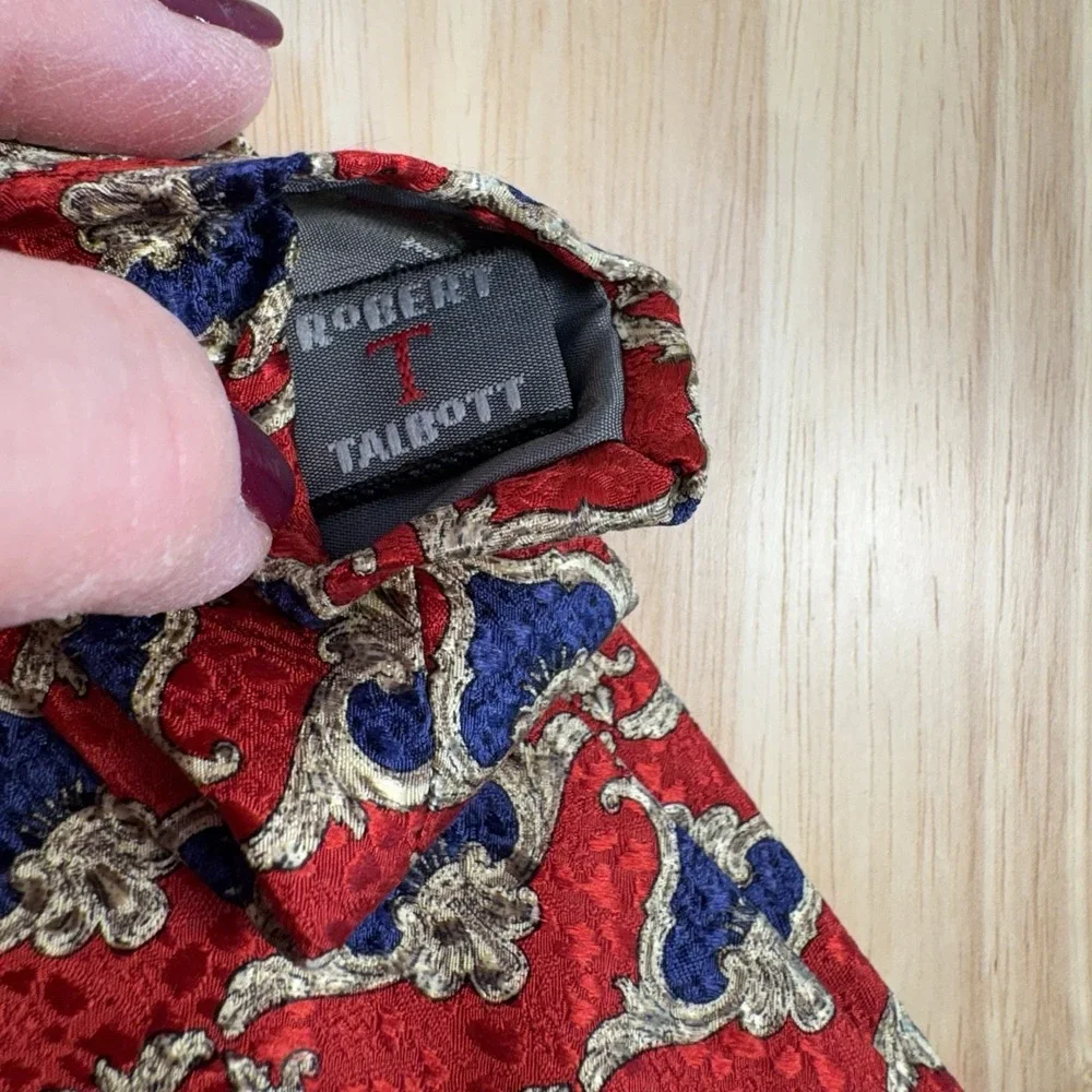 Robert Talbott Mens Red Blue Gold Crest Jacquard Silk Tie Best of Class Italy